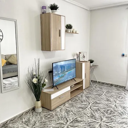 Stylish 1-bed Apt, Walk To & Amenities * Торевьиа