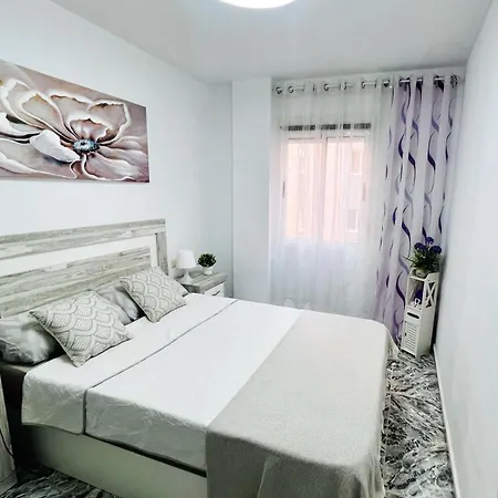 Stylish 1-Bed Apt, Walk To Beach & Amenities Apartment *