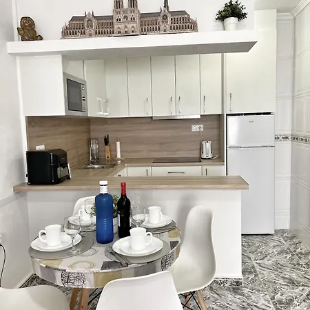 Апартаменты Stylish 1-bed Apt, Walk To & Amenities *