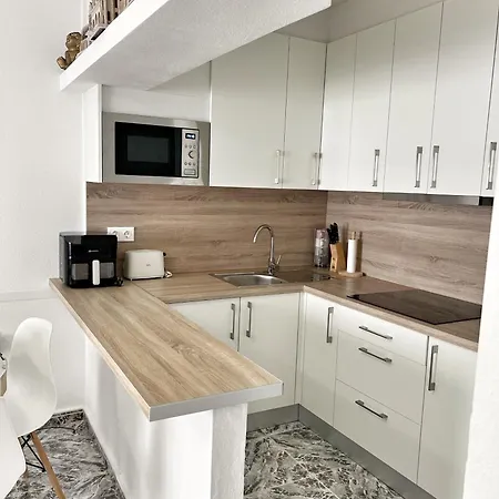 Апартаменты Stylish 1-bed Apt, Walk To & Amenities *