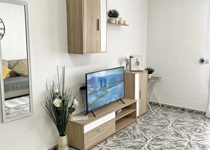 Stylish 1-bed Apt, Walk To & Amenities * Torrevieja